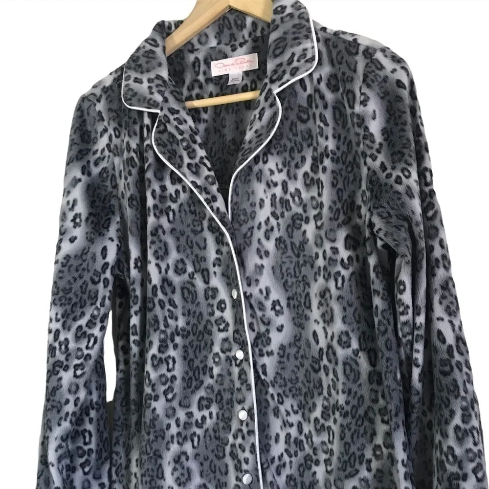 OSCAR De La Renta Animal Print Soft Velvety Velour Pajama Top Size M